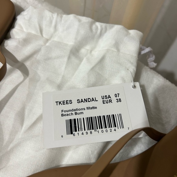 TKEES Foundations Matte Beach Bum Flip Flops Sandals Women’s 7 NWT - Picture 3 of 4